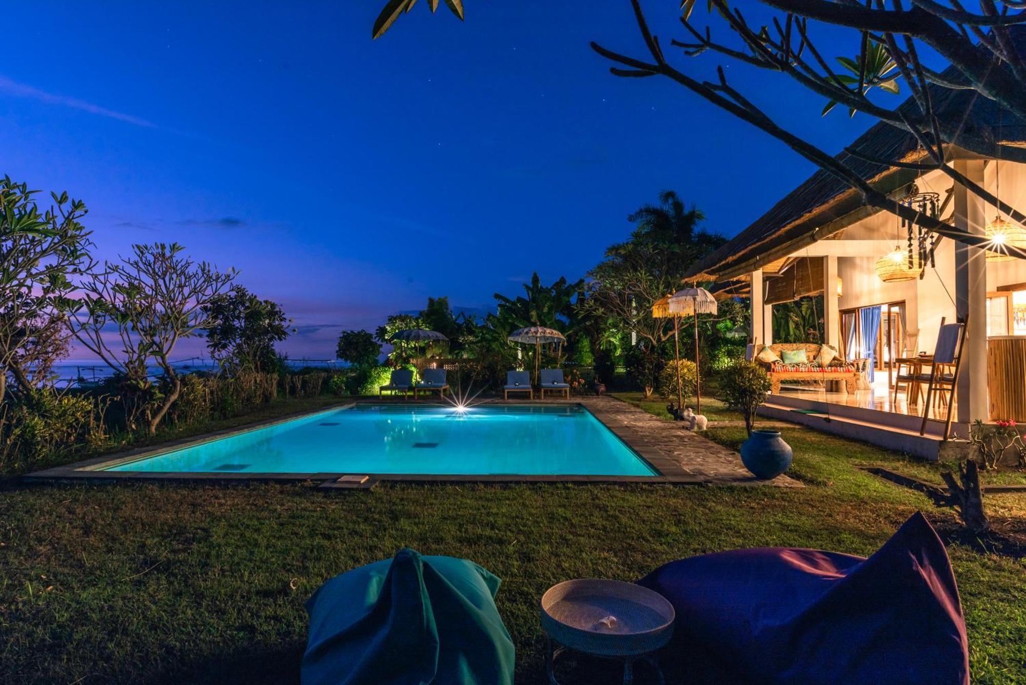 Absolute Beach Front Villa Umeanyar Esterno foto