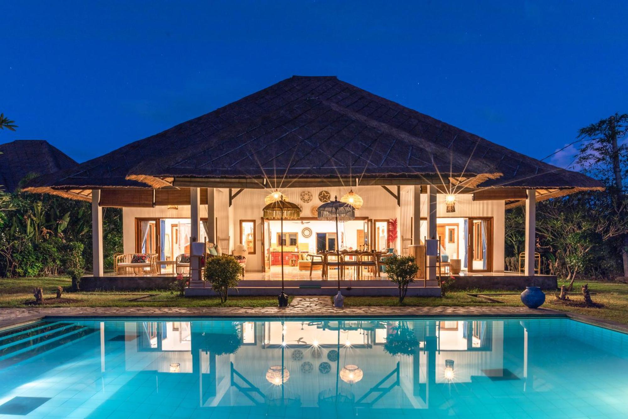 Absolute Beach Front Villa Umeanyar Esterno foto